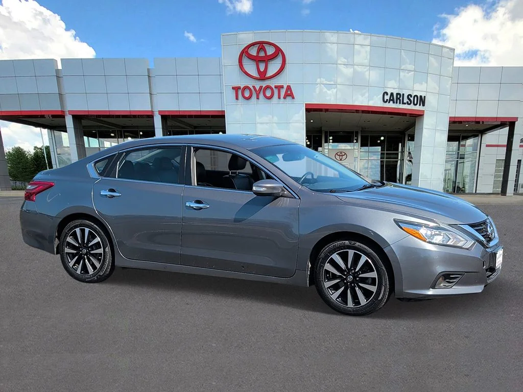 Used 2018 Nissan Altima SL with VIN 1N4AL3APXJC248206 for sale in Minneapolis, Minnesota