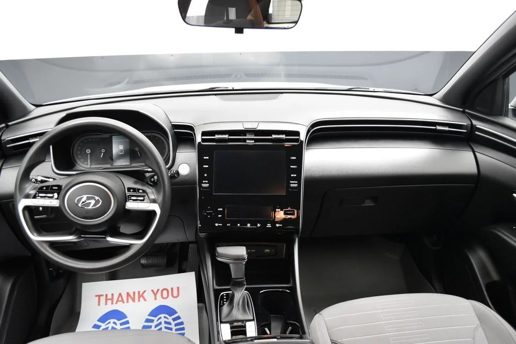 Used 2024 White Hyundai SEL image 7