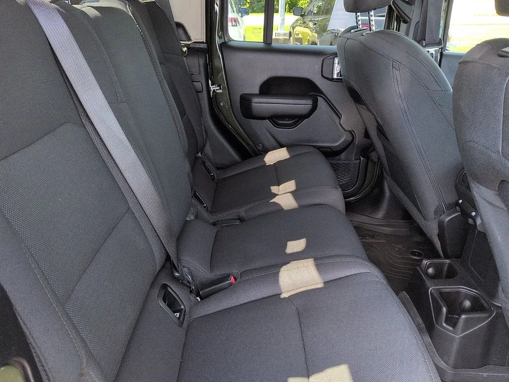 Used 2023 Green Jeep Willys image 8