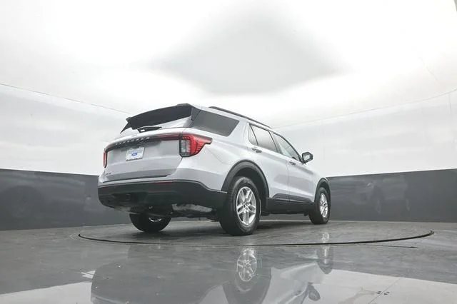 New 2026 Space White Metallic Ford Active image 37