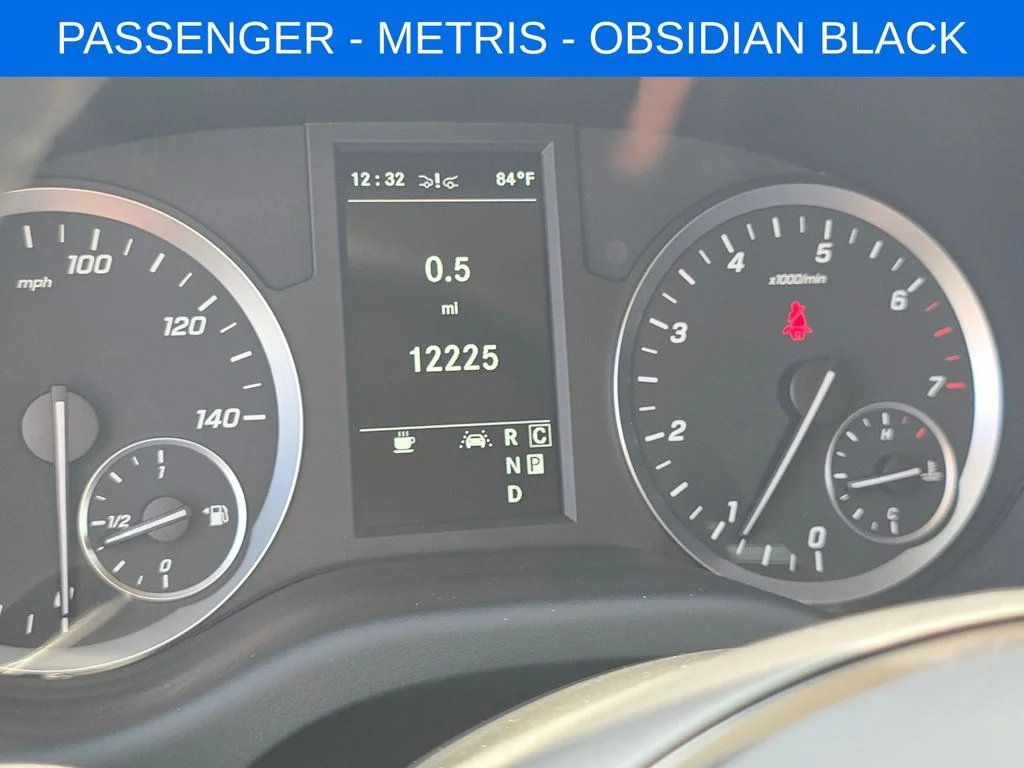 Used 2023  Mercedes-Benz Passenger image 23