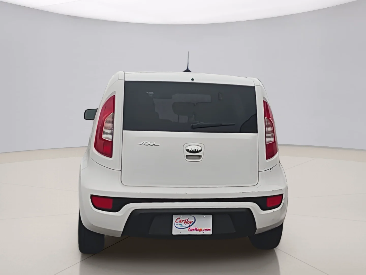 Used 2013 White Kia ! WAGON image 4