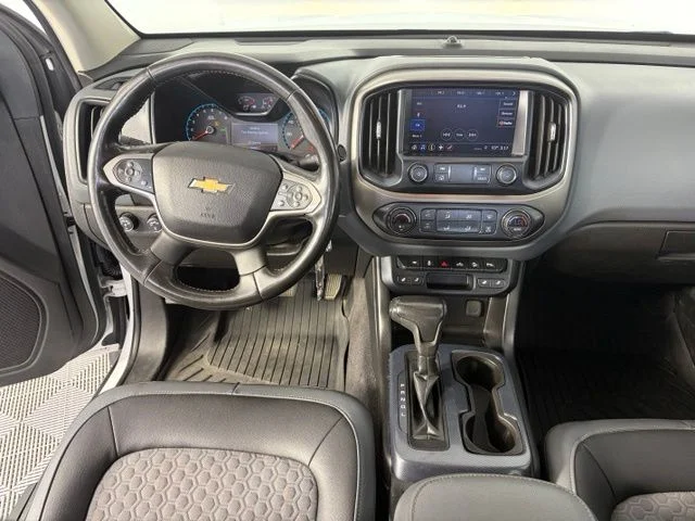 Used 2019 White Chevrolet Z71 image 35