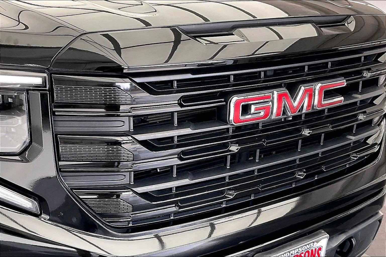 Used 2023 Onyx Black GMC Elevation image 30