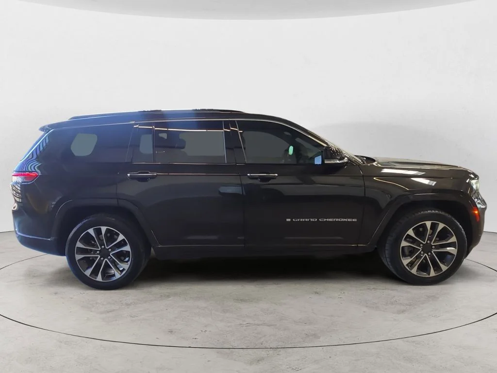 Used 2022 Brown Jeep Overland image 7