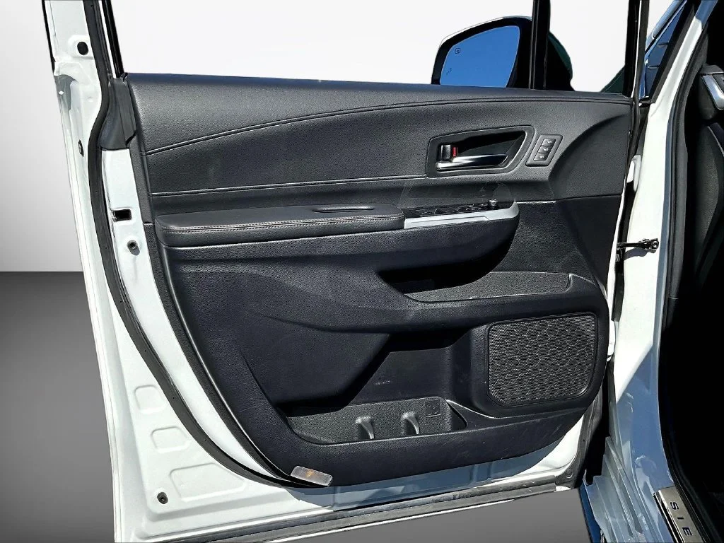 2025 Toyota Sienna Platinum - Photo 24