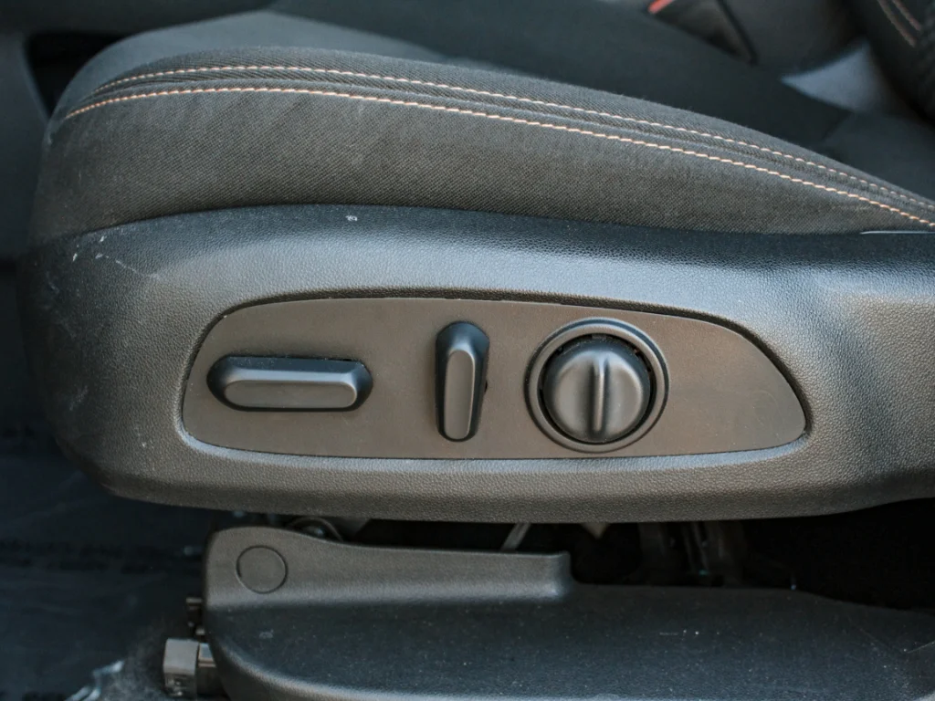 Used 2020 Quicksilver Metallic GMC SLE image 11
