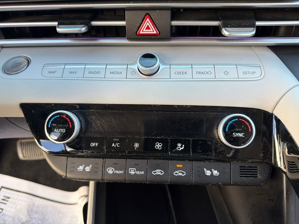 2024 Hyundai Elantra Limited - Photo 30