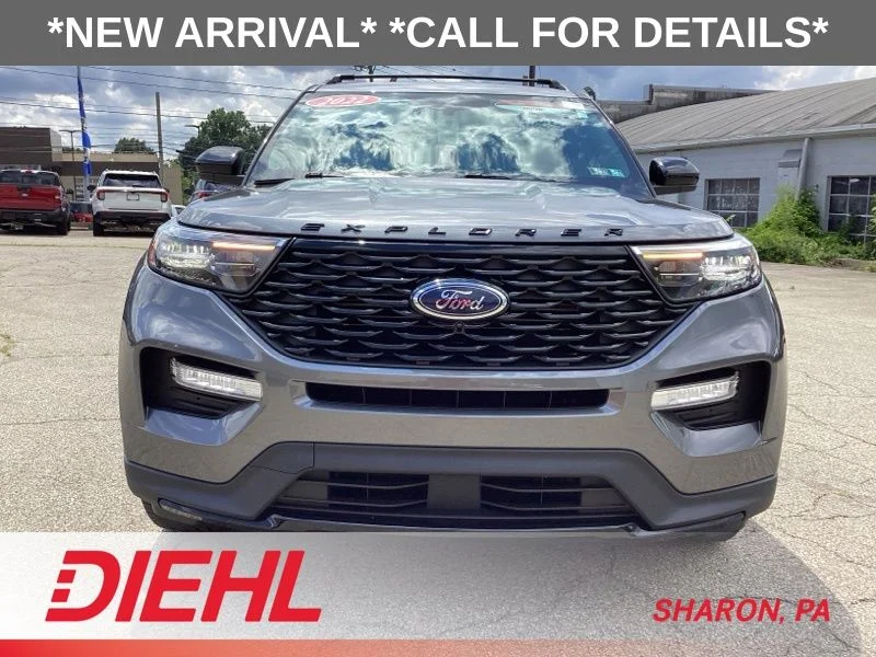 Used 2022 Gray Ford ST-Line image 3
