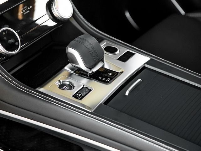 New 2026 Ostuni Pearl White Jaguar P250 R-Dynamic S image 19