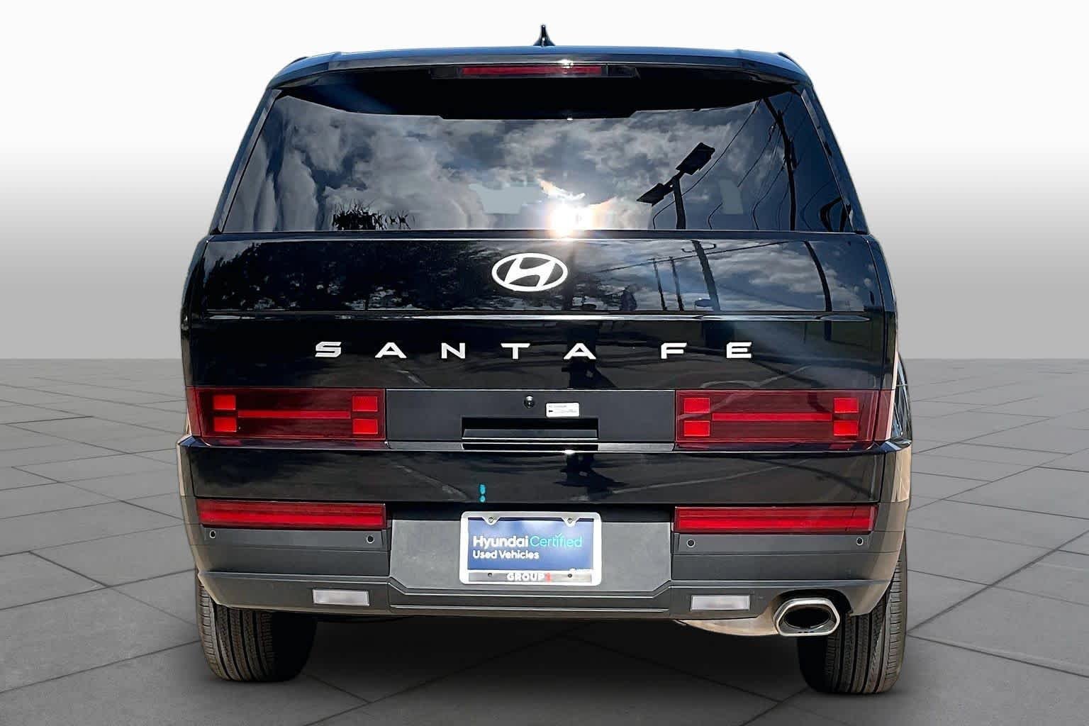 Used 2025 Phantom Black Hyundai SE image 5