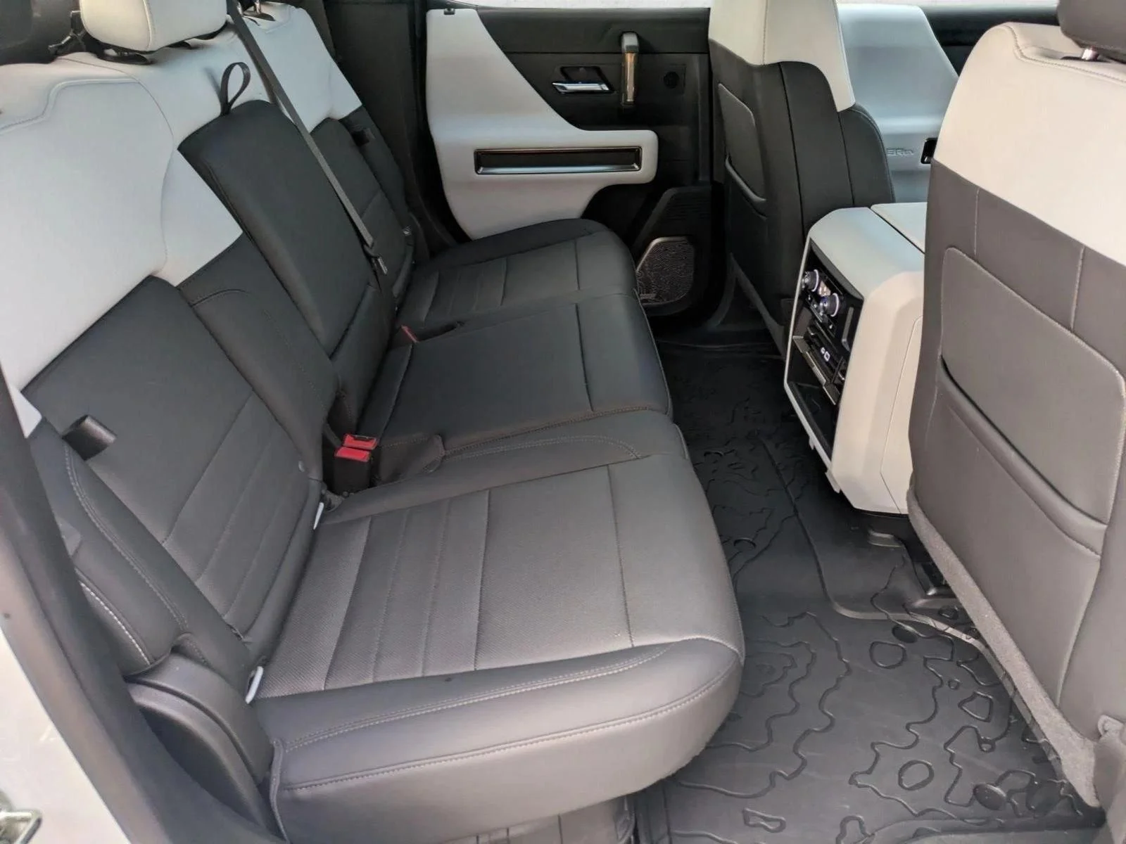 Used 2022 Interstellar White GMC Edition 1 image 19