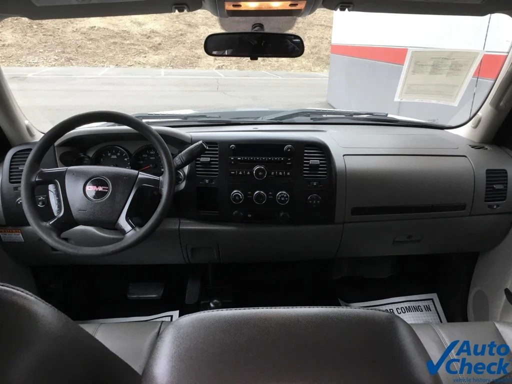 Used 2013 White GMC Work Truck image 43