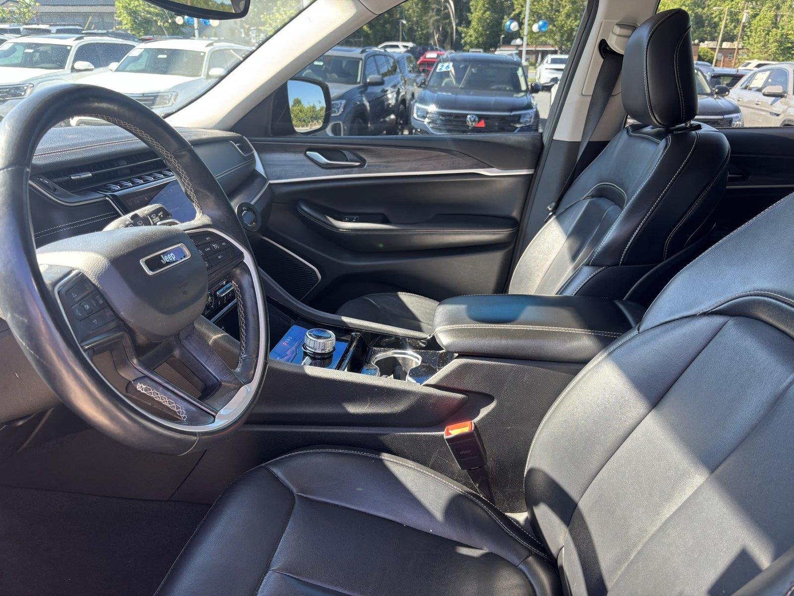 Used 2021 Diamond Black Crystal Pearlcoat Jeep Limited image 13