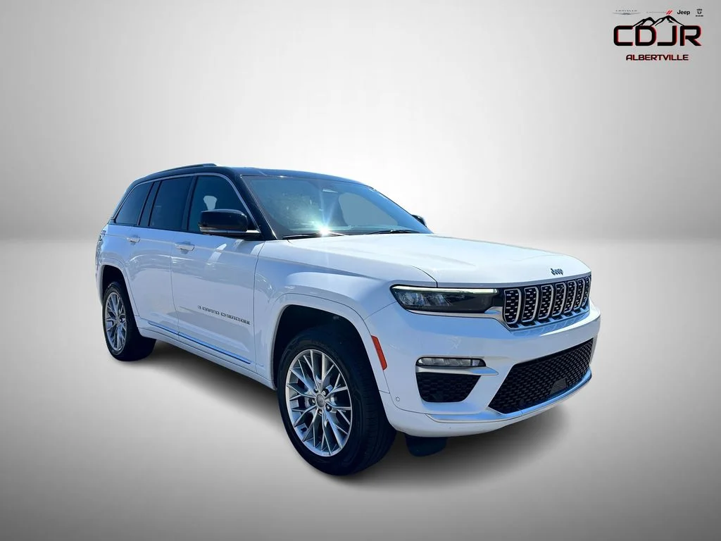 2022 Jeep Grand Cherokee Summit's photo