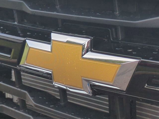 New 2025 Summit White Chevrolet Work Truck image 30