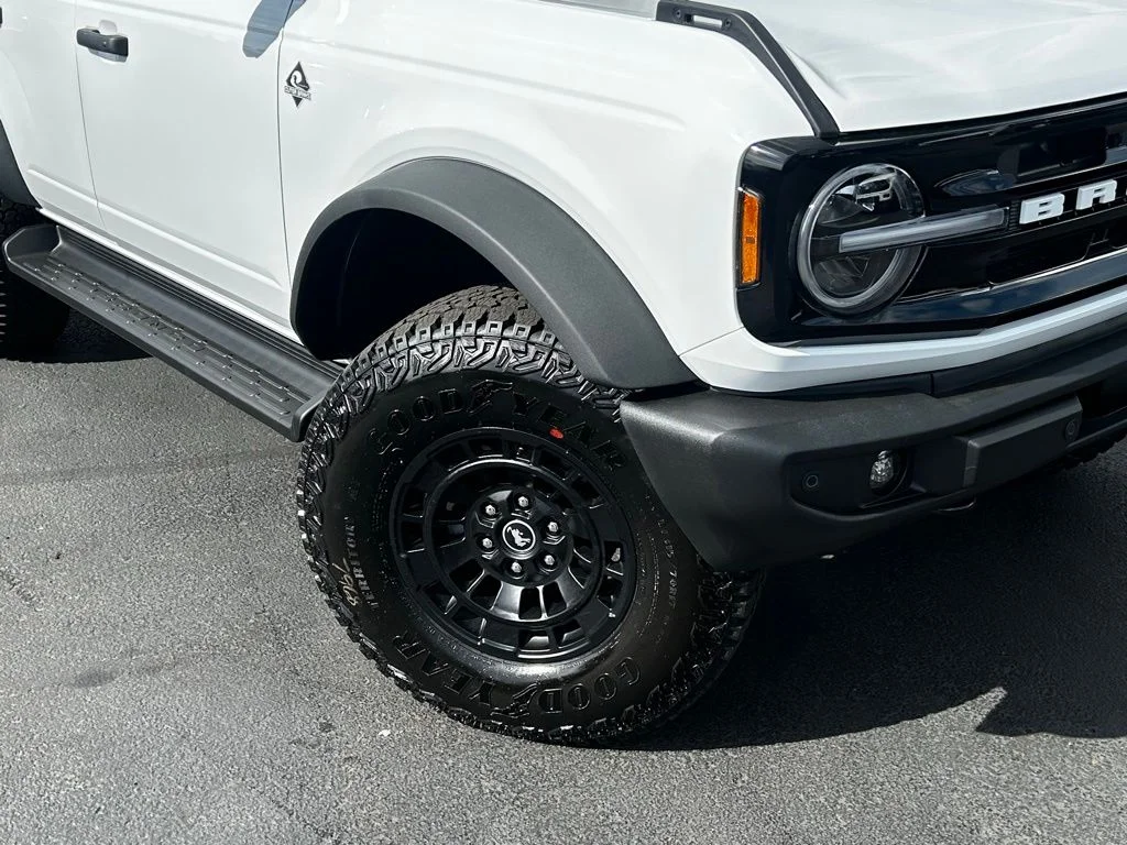 New 2026 White Ford Outer Banks image 2