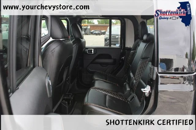 Used 2022 Black Jeep Overland image 17