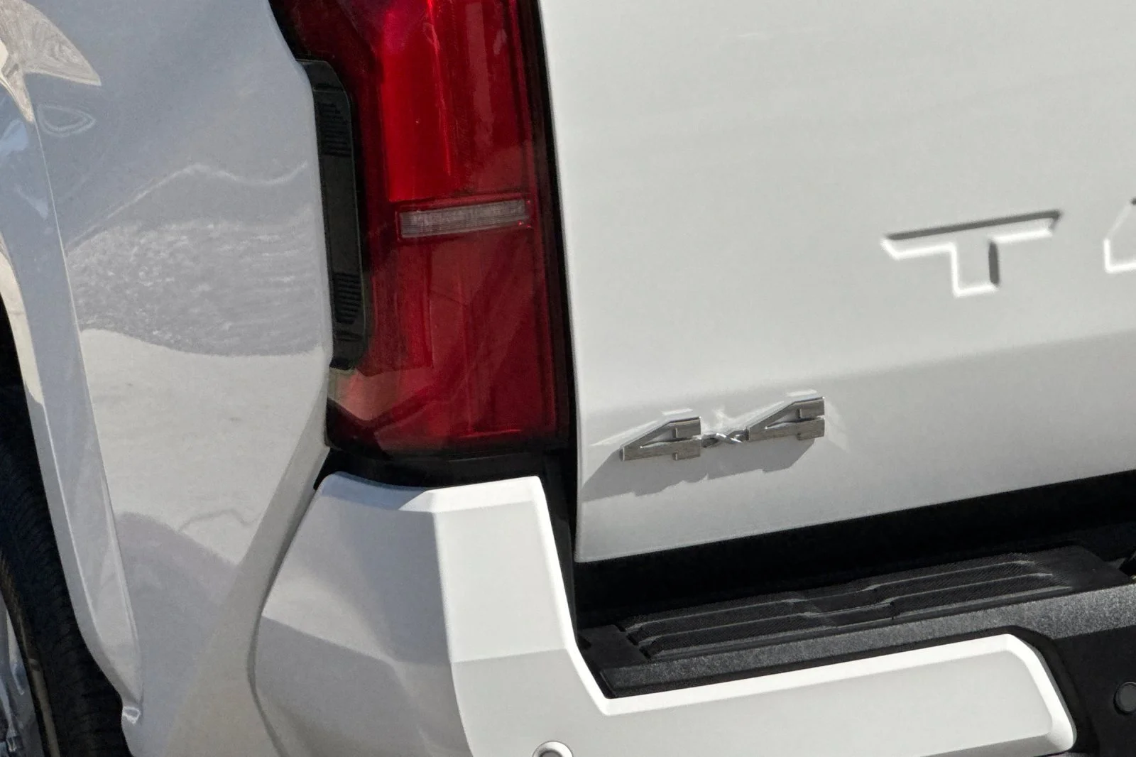 2024 Toyota Tacoma SR5 - Photo 17