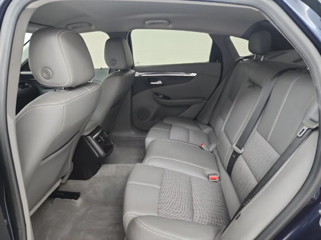 Used 2018 Blue Chevrolet LT image 16