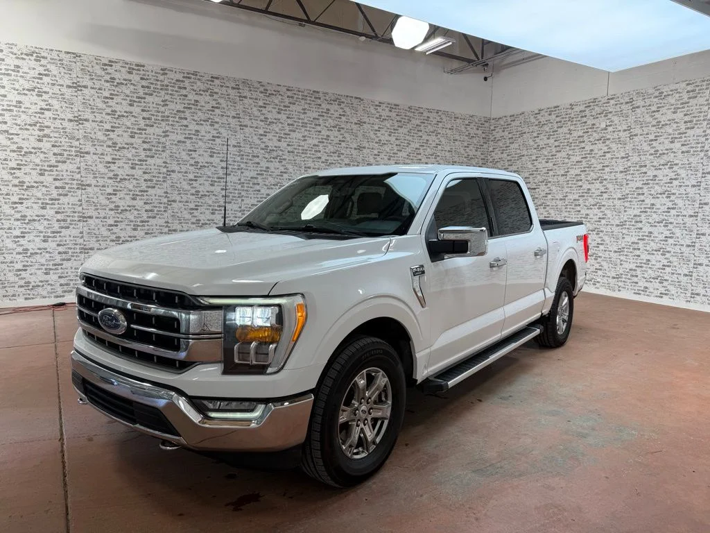 Used 2023 White Ford Lariat image 3