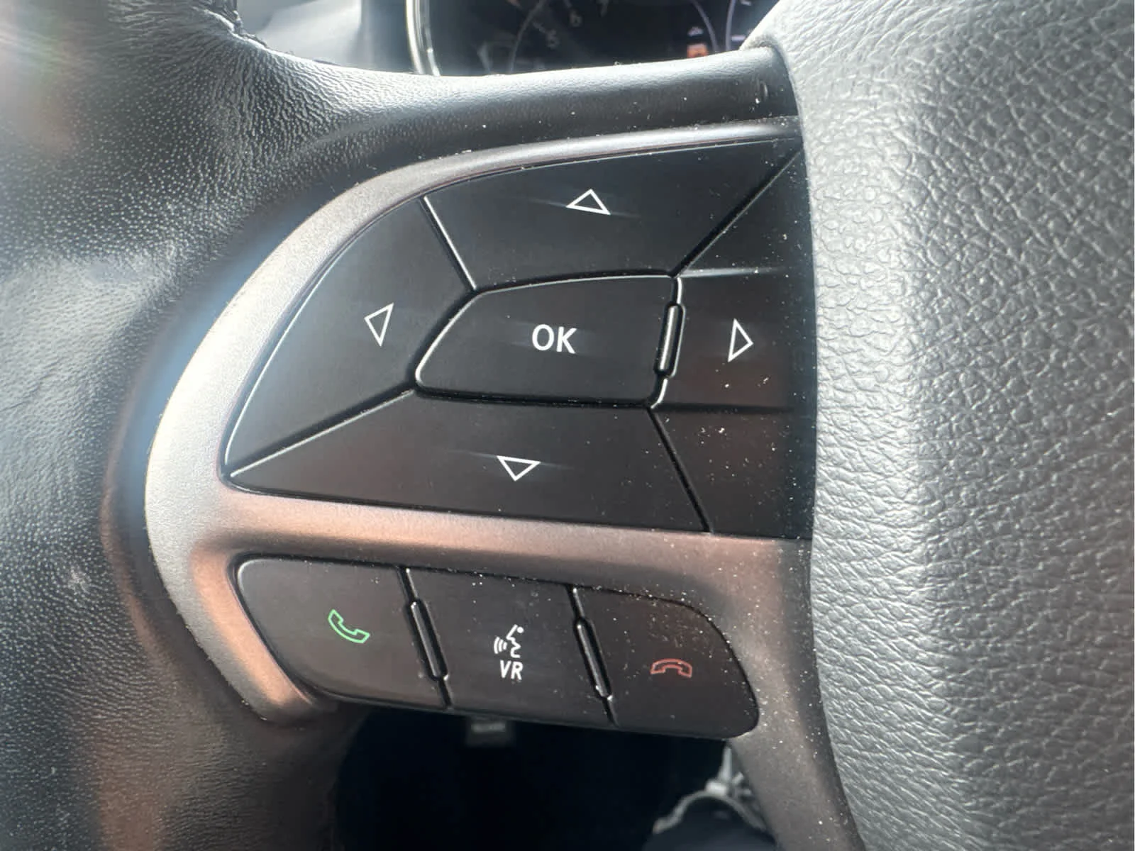 Used 2019 Bright White Clearcoat Jeep Altitude image 15