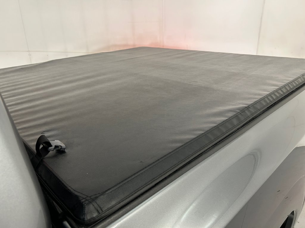 Used 2025 Gray Nissan SV image 27