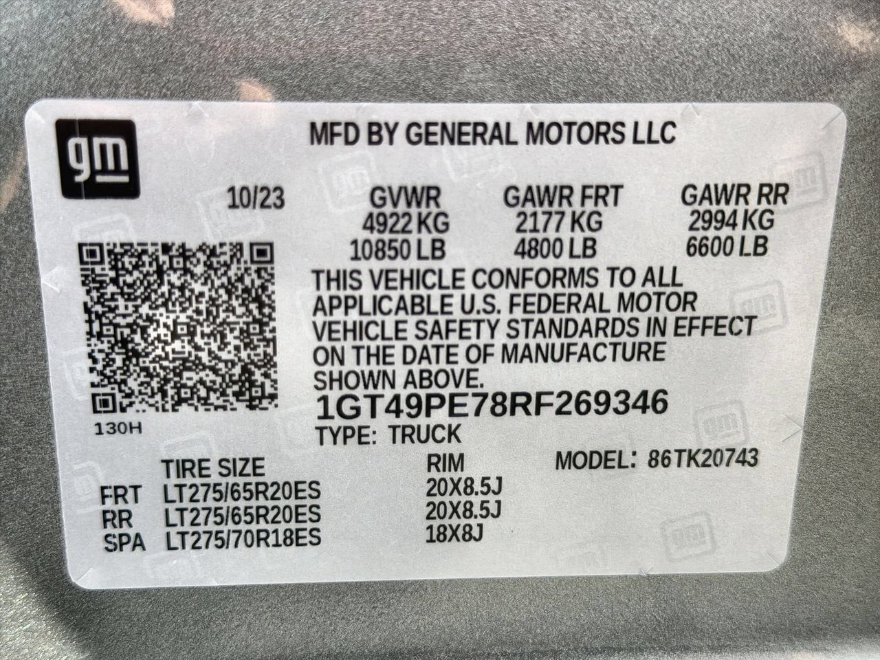 Used 2024 Sterling Metallic GMC AT4 image 29