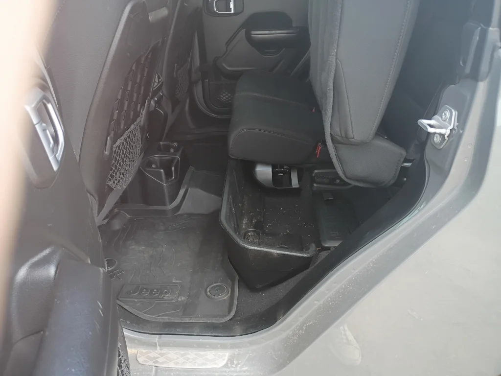 Used 2021 Granite Crystal Metallic Clearcoat Jeep Rubicon image 17