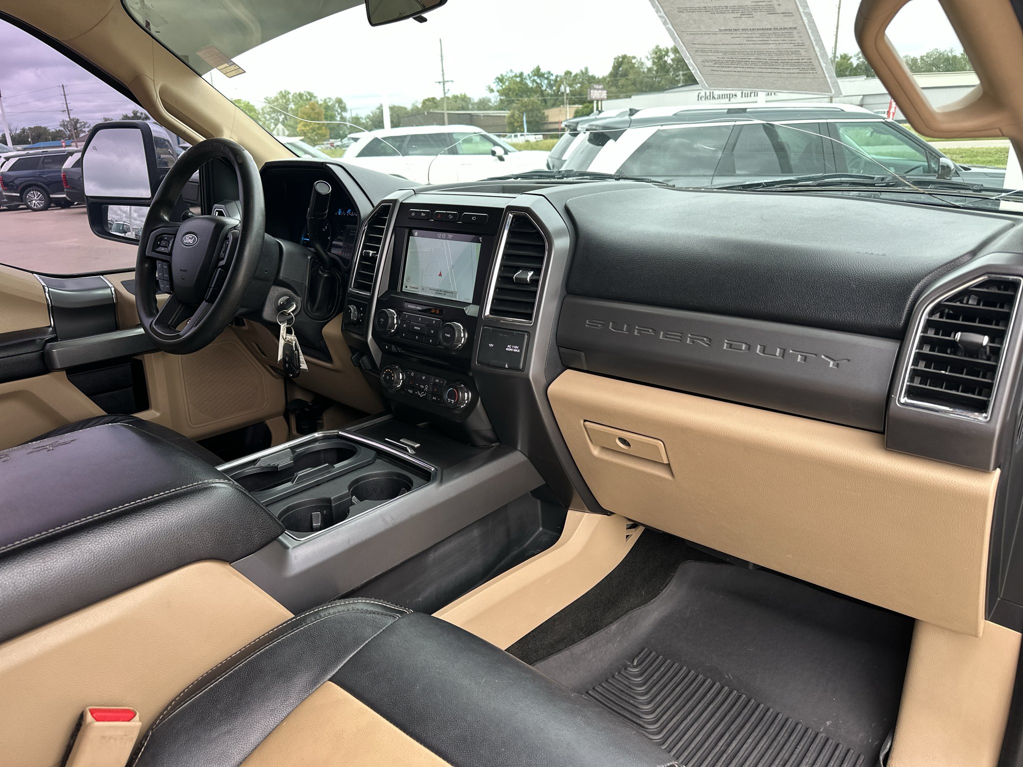 Used 2017 White Gold Metallic Ford XLT image 6
