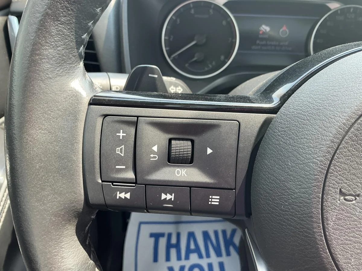 Used 2023  Nissan SL image 22