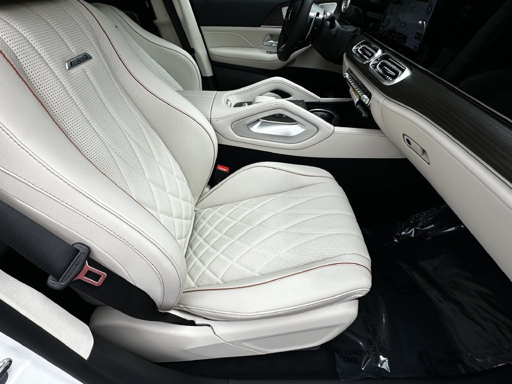 New 2027 MANUFAKTUR Moonlight White Metallic Mercedes-Benz AMG® GLE 53e image 52