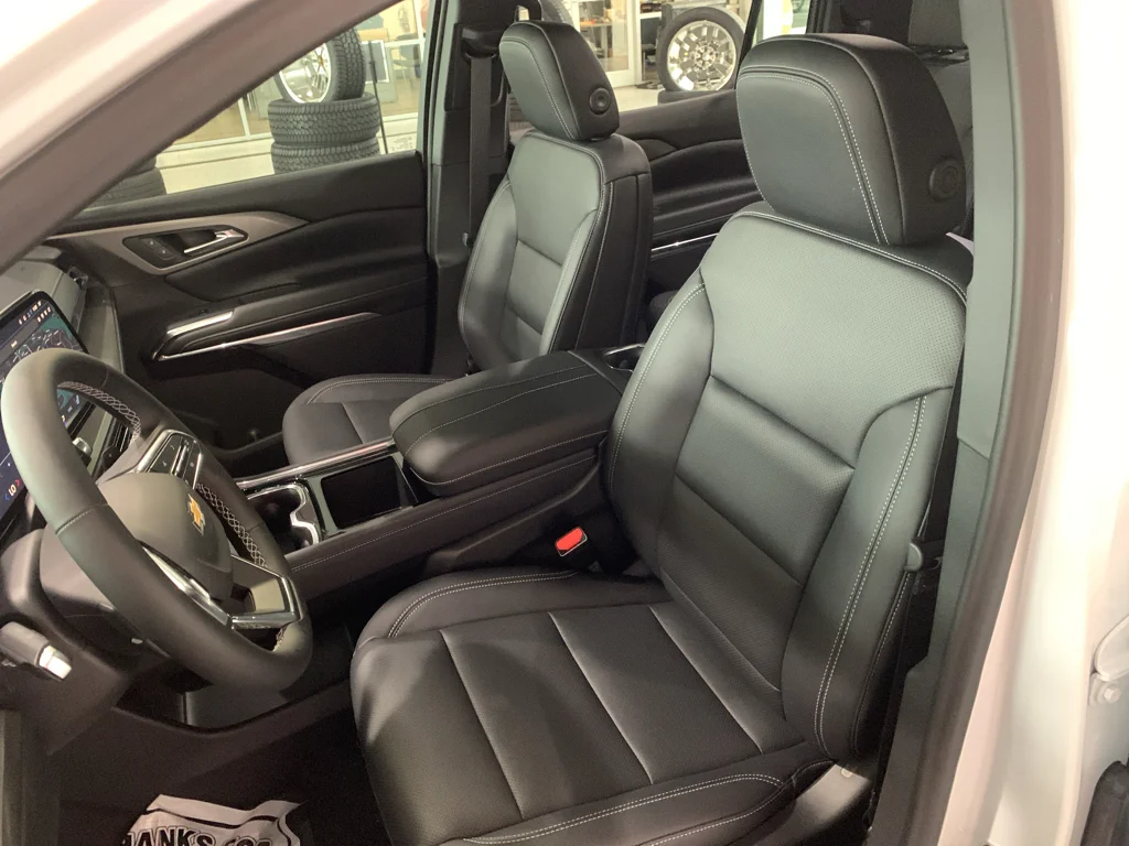 2027 Chevrolet Traverse LT - Photo 13
