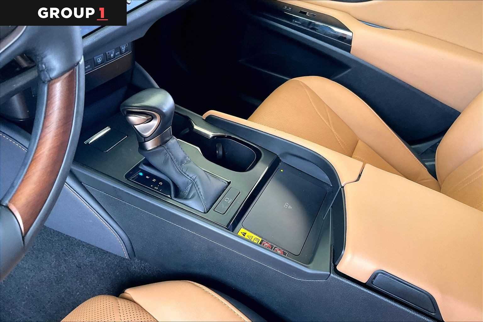 Used 2024 Eminent White Pearl Lexus Luxury image 14
