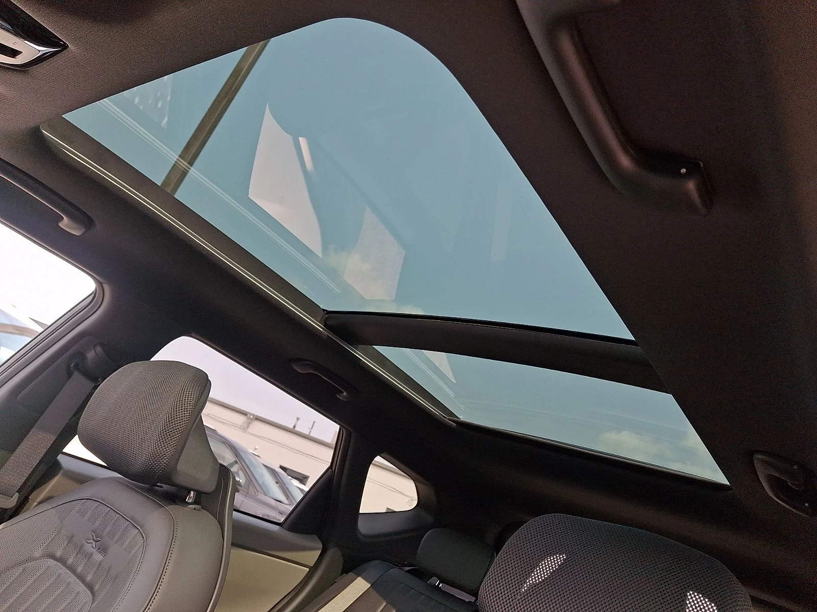 New 2027 Black Kia X-Line S image 12