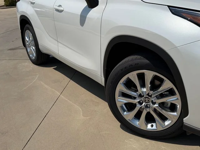 New 2026 Wind Chill Pearl Toyota Limited image 4