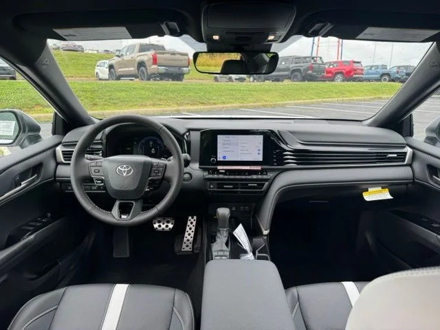New 2026 Ice Cap Toyota SE image 17