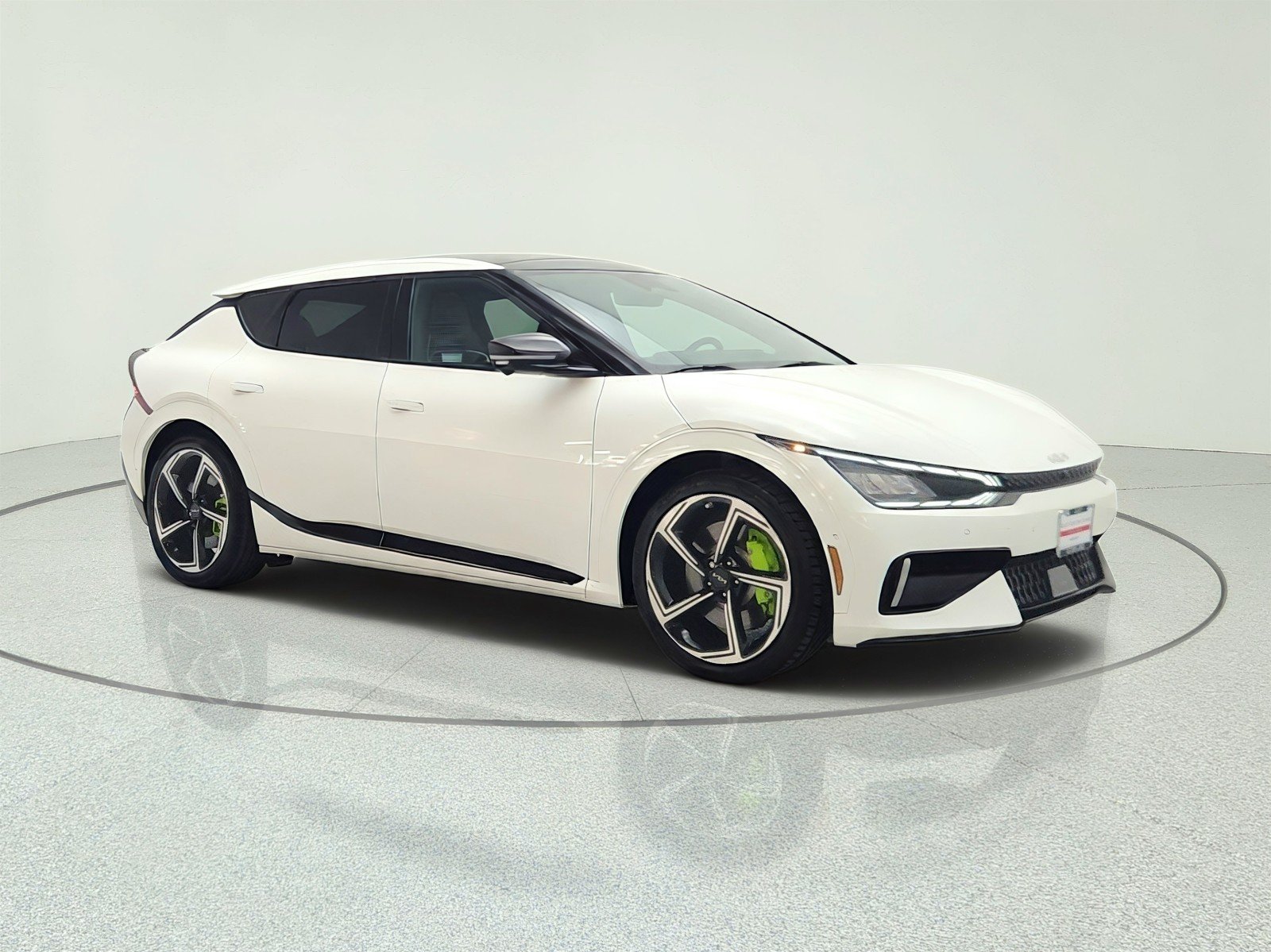 Used 2023 Snow White Pearl Kia GT image 3