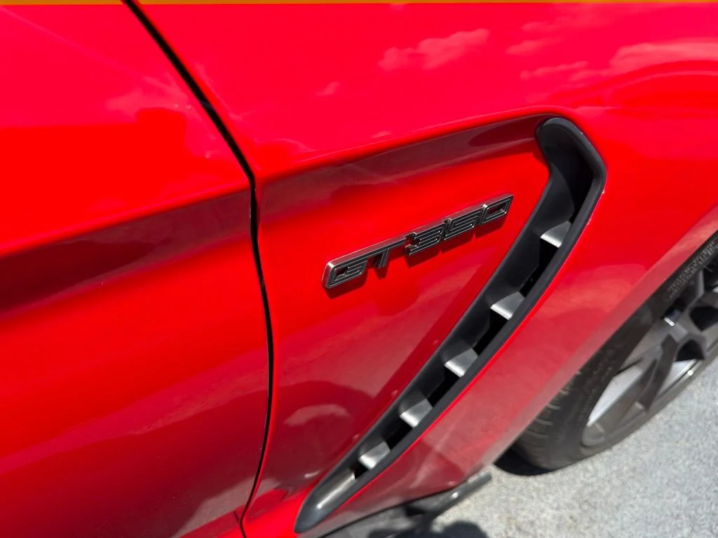 Used 2019 Red Ford Shelby GT350 image 5