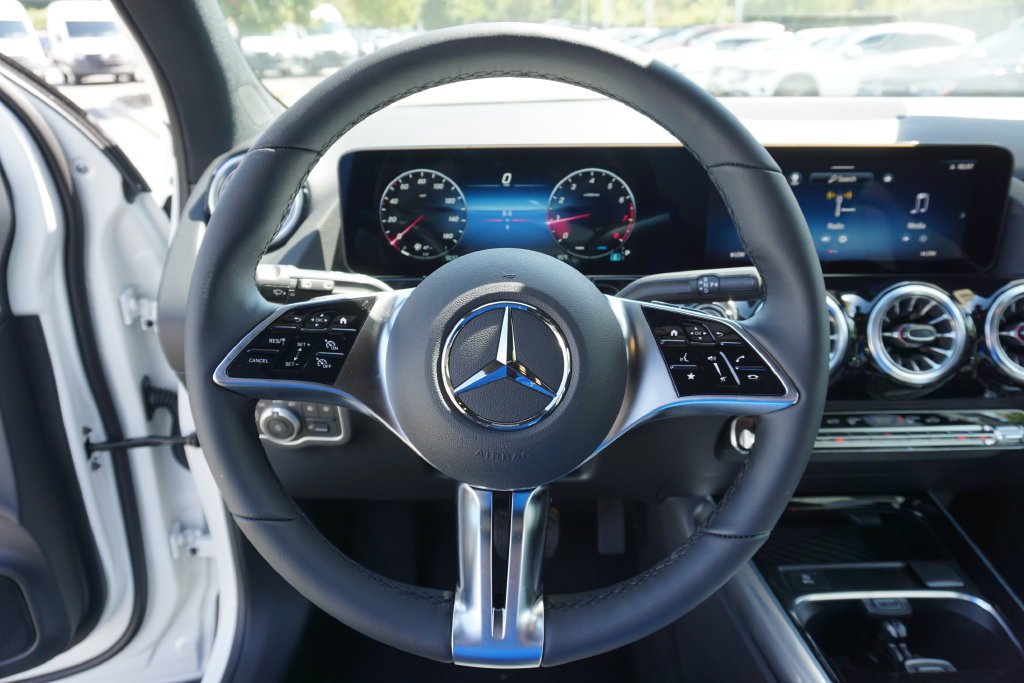 New 2026 Polar White Mercedes-Benz GLA 250 image 48