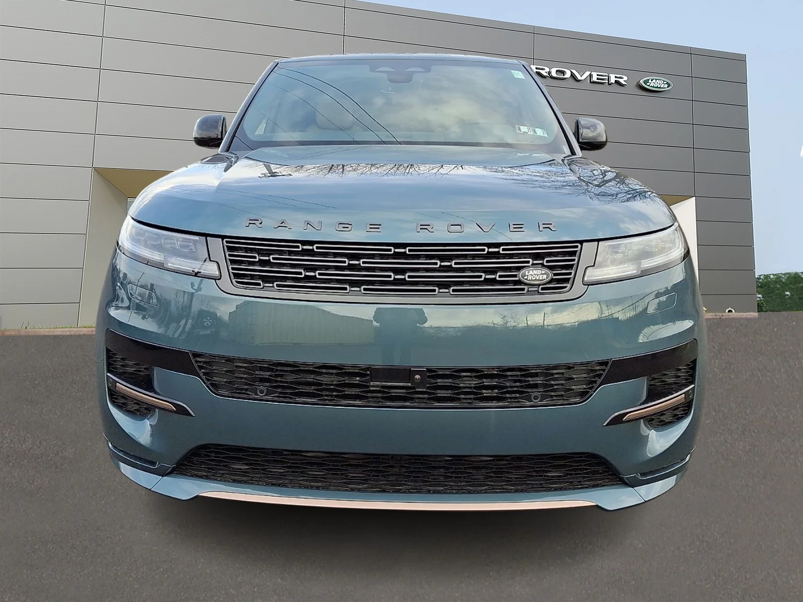 New 2026 Giola Green Land Rover P400 Dynamic SE image 8