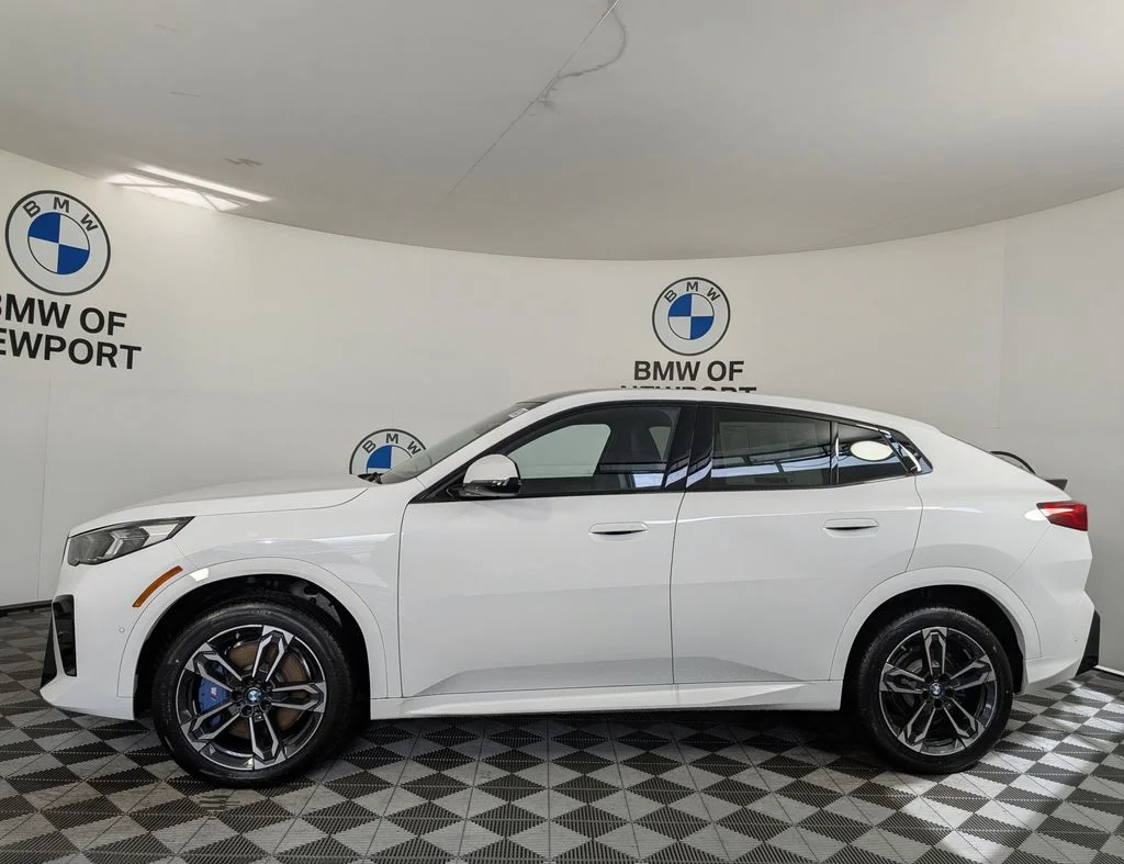 New 2026 Alpine White BMW xDrive28i image 9