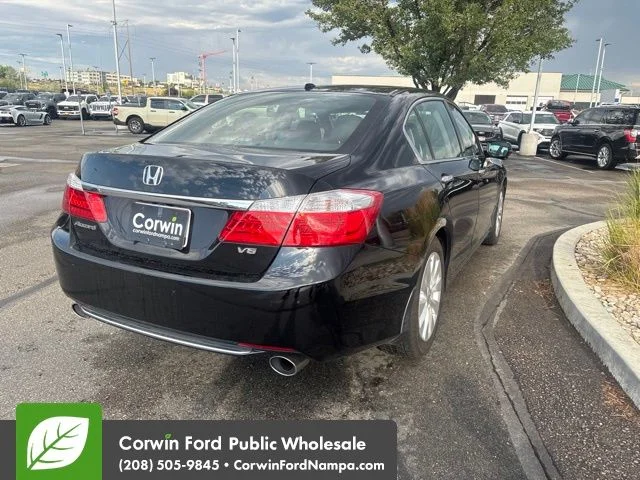 Used 2013 Black Honda EX-L image 5