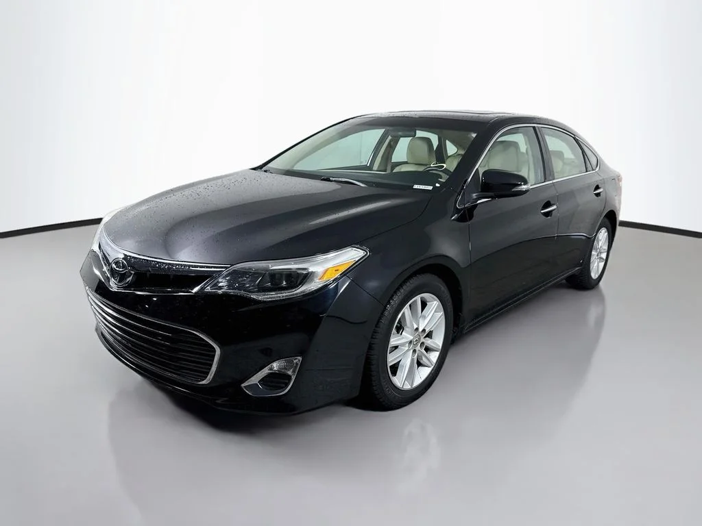 Used 2013 Attitude Black Metallic Toyota XLE image 3