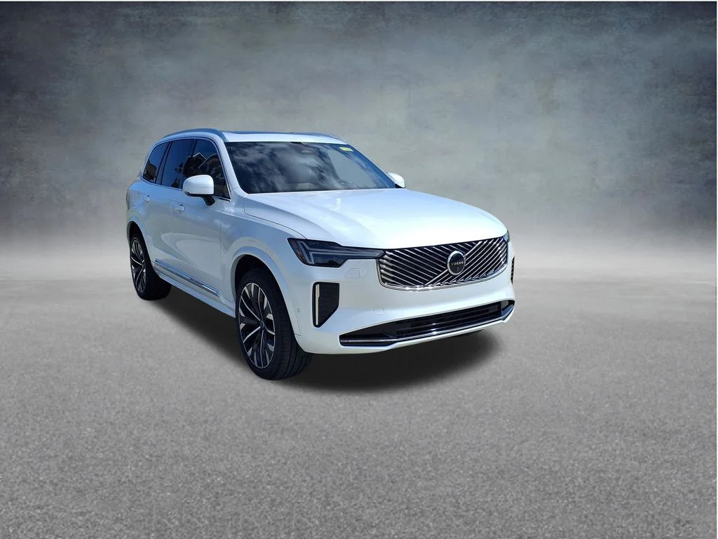 2026 Volvo XC90 B5 Plus Bright 4WD's photo