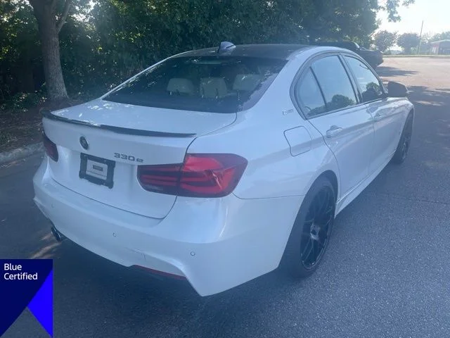 Used 2018 White BMW 330e iPerformance image 5