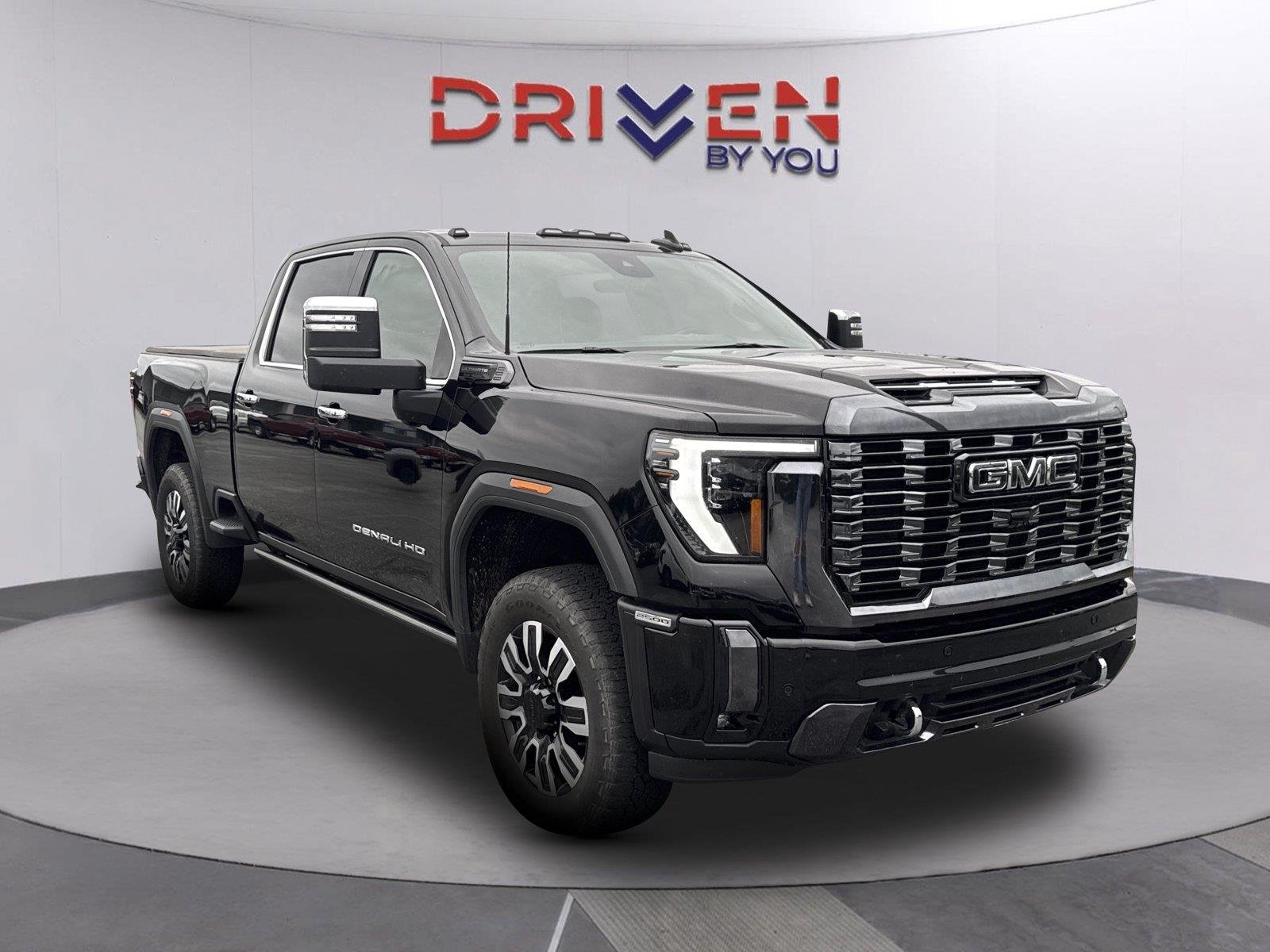 Used 2024 Onyx Black GMC Denali Ultimate image 1