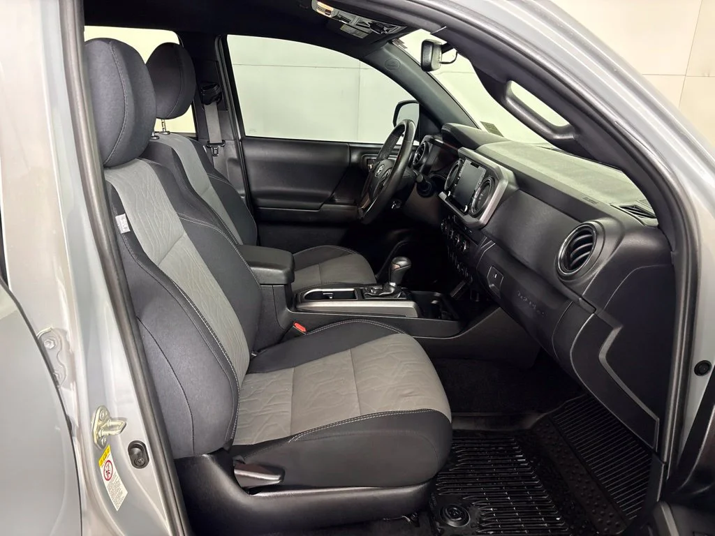 Used 2020  Toyota TRD Off-Road image 19