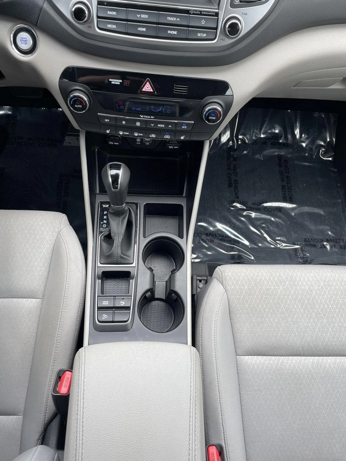 Used 2018 Dazzling White Hyundai Value image 20