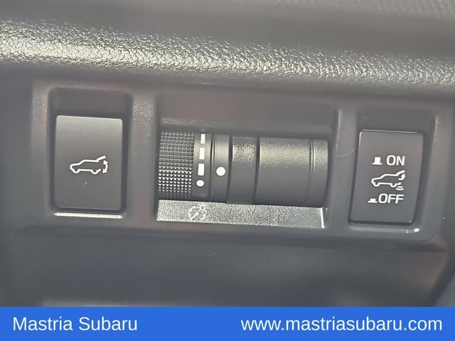 Used 2025 Pearl Subaru Premium image 11